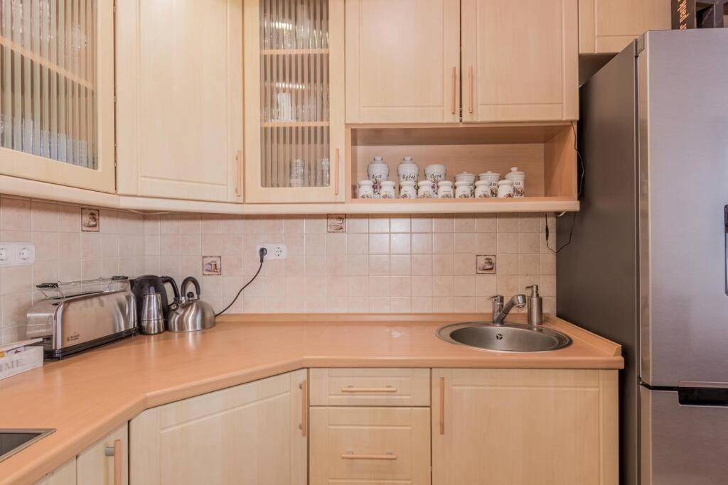Cosy Pet-friendly Flat W Balcony @ Orczy Garden Apartament