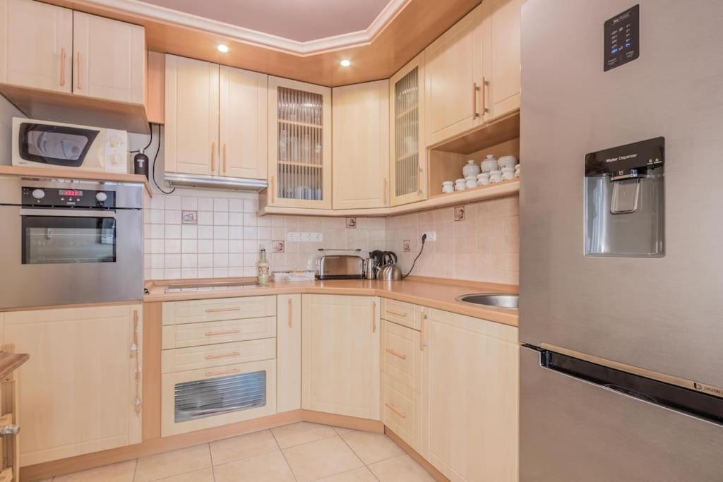 Cosy Pet-friendly Flat W Balcony @ Orczy Garden